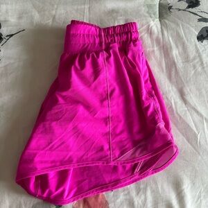 Lululemon Hotty Hot Low Rise Short 4"